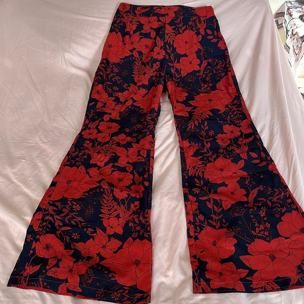 Pretty Little Thing wide leg bell bottom pants size 10